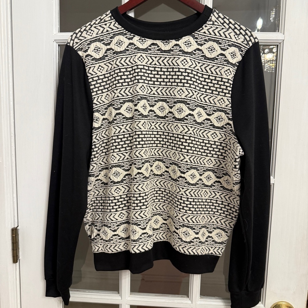 WEST & MAIN Women's Black & White Aztec Print Crewneck Sweater Size M